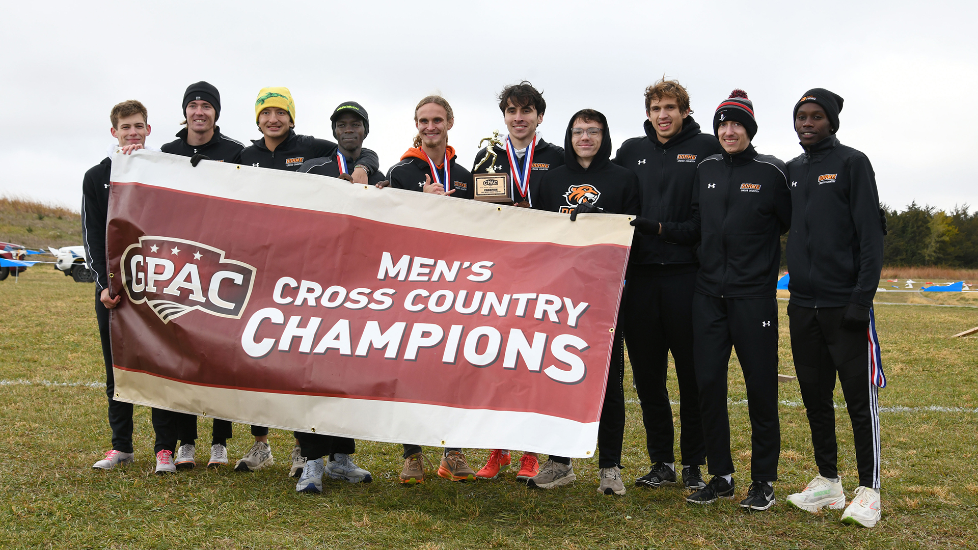 Men's Cross Country Breaks Through for First Title in 36 Years