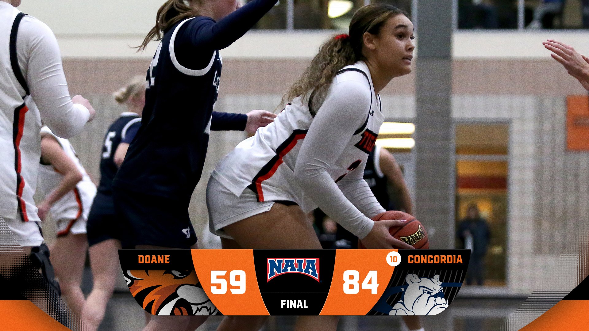 Fourth Quarter Outburst Downs Women's Basketball